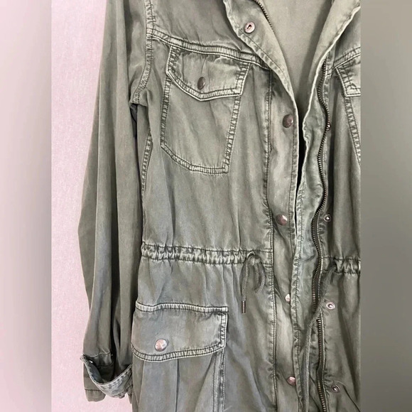 Talula  Aritzia Trooper Anorak Army Cargo lightweight hooded jacket Sz Xs - Picture 3 of 14